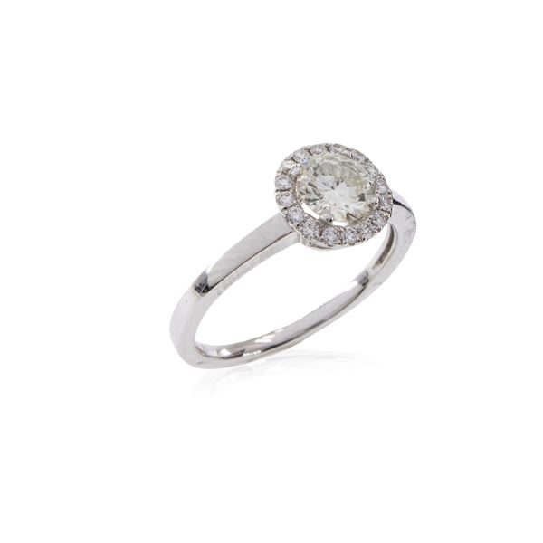 18kt white gold with diamond Solitaire ring