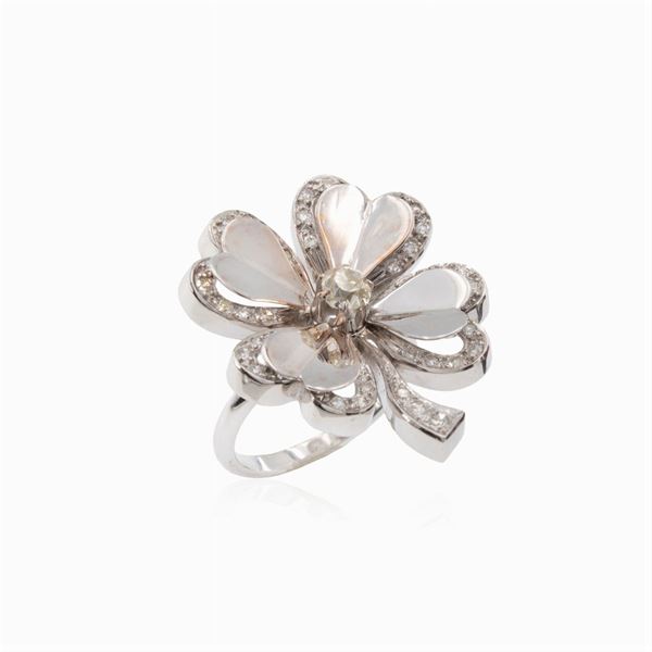 Anello quadrifoglio in oro bianco 18kt