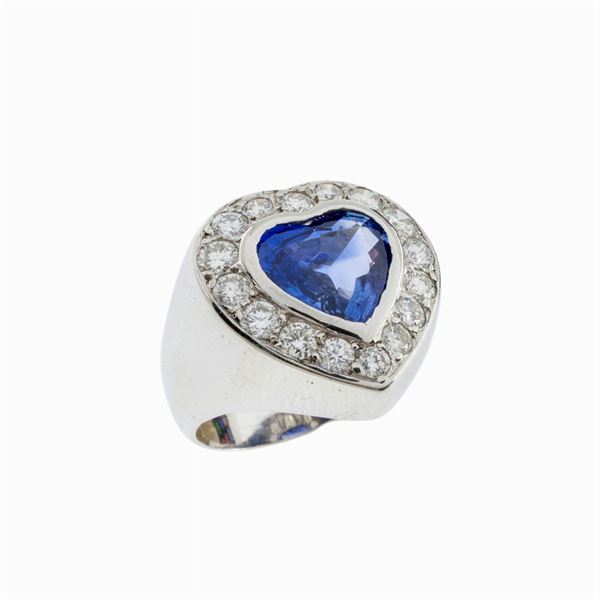 18kt white gold ring with natural sapphire