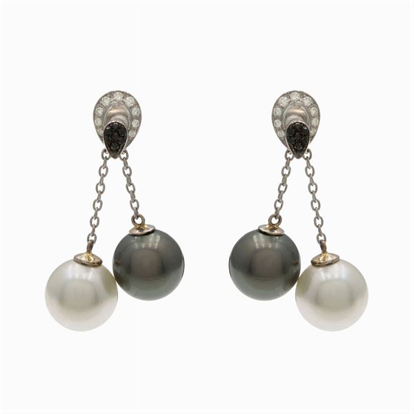 18kt white gold and cultured pearls pendant earrings