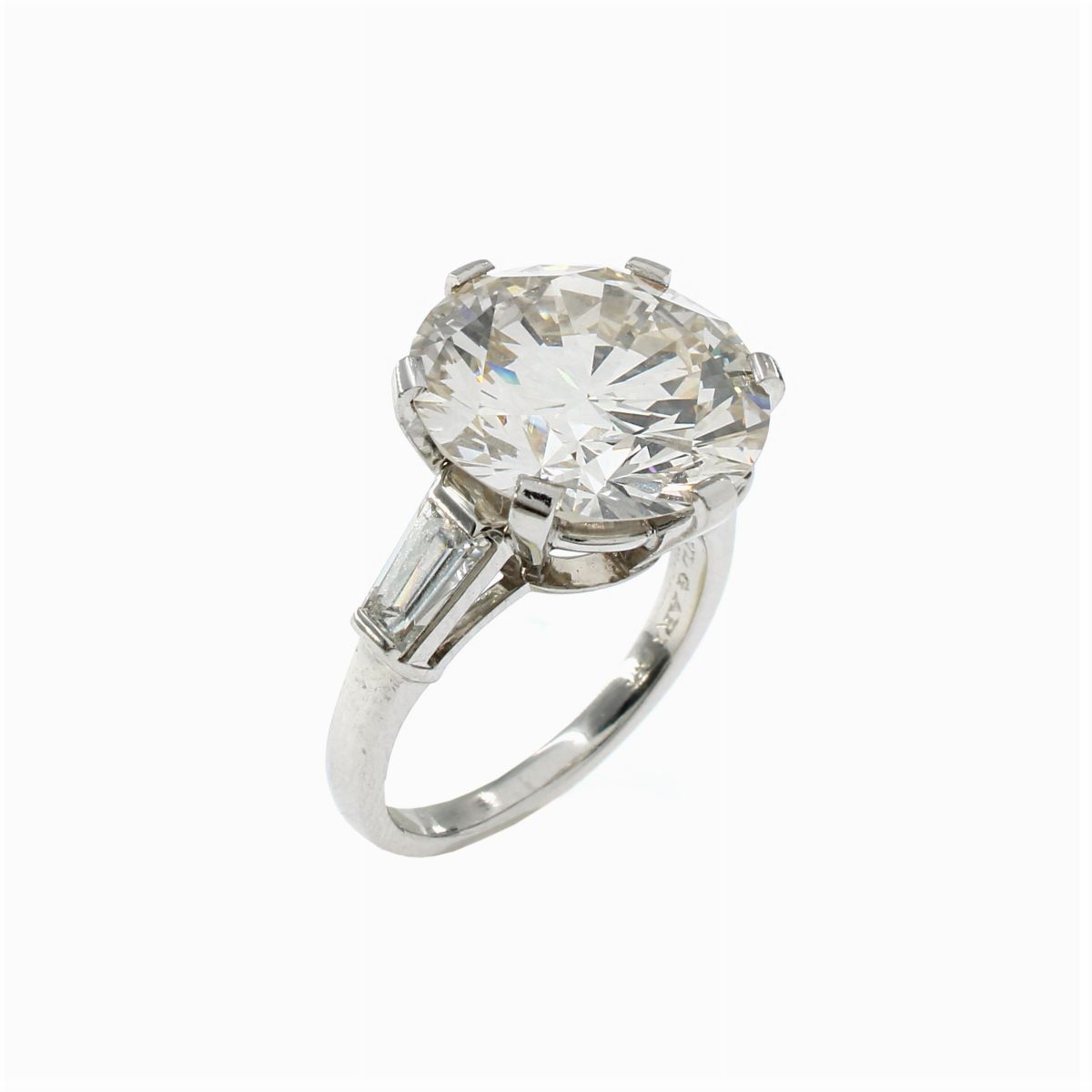 Bulgari Anello in Platino con Diamante Ct 8,12