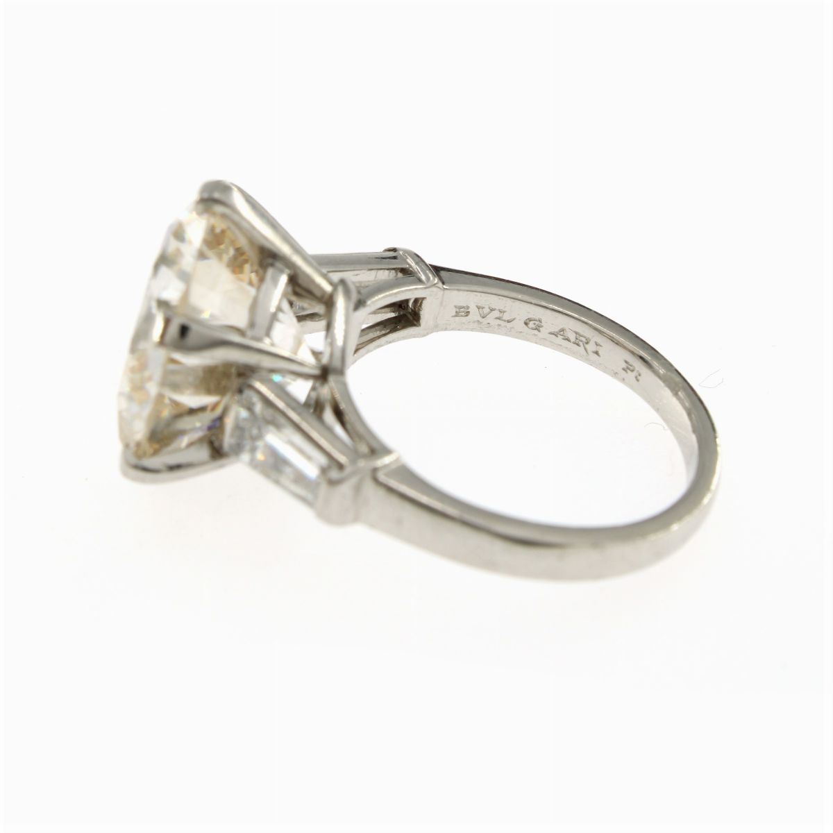 Bulgari Anello in Platino con Diamante Ct 8,12