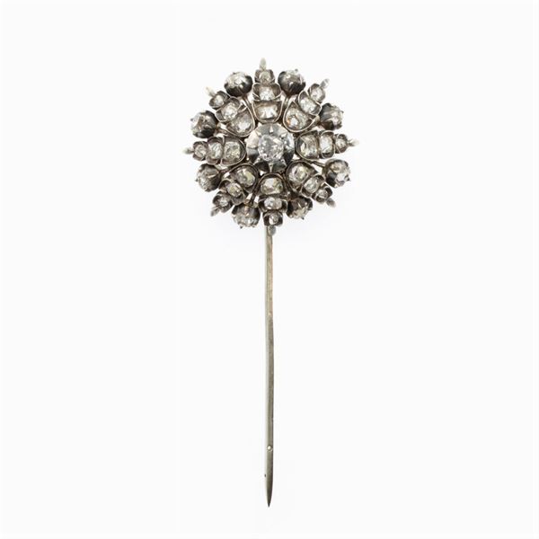 Antique gold and silver pin and coroné roses