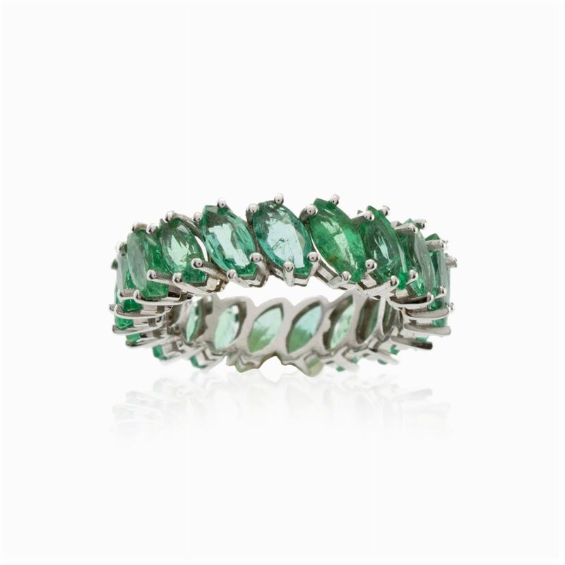 Anello Fede in Oro Bianco 18kt e Smeraldi