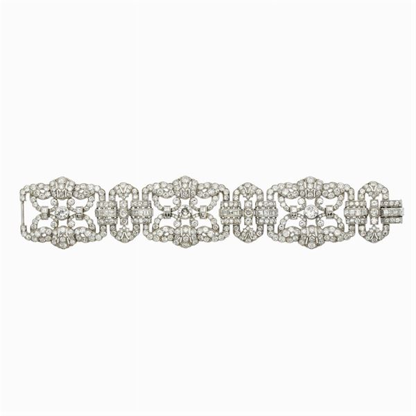 Platinum and diamonds bracelet with geometric motif