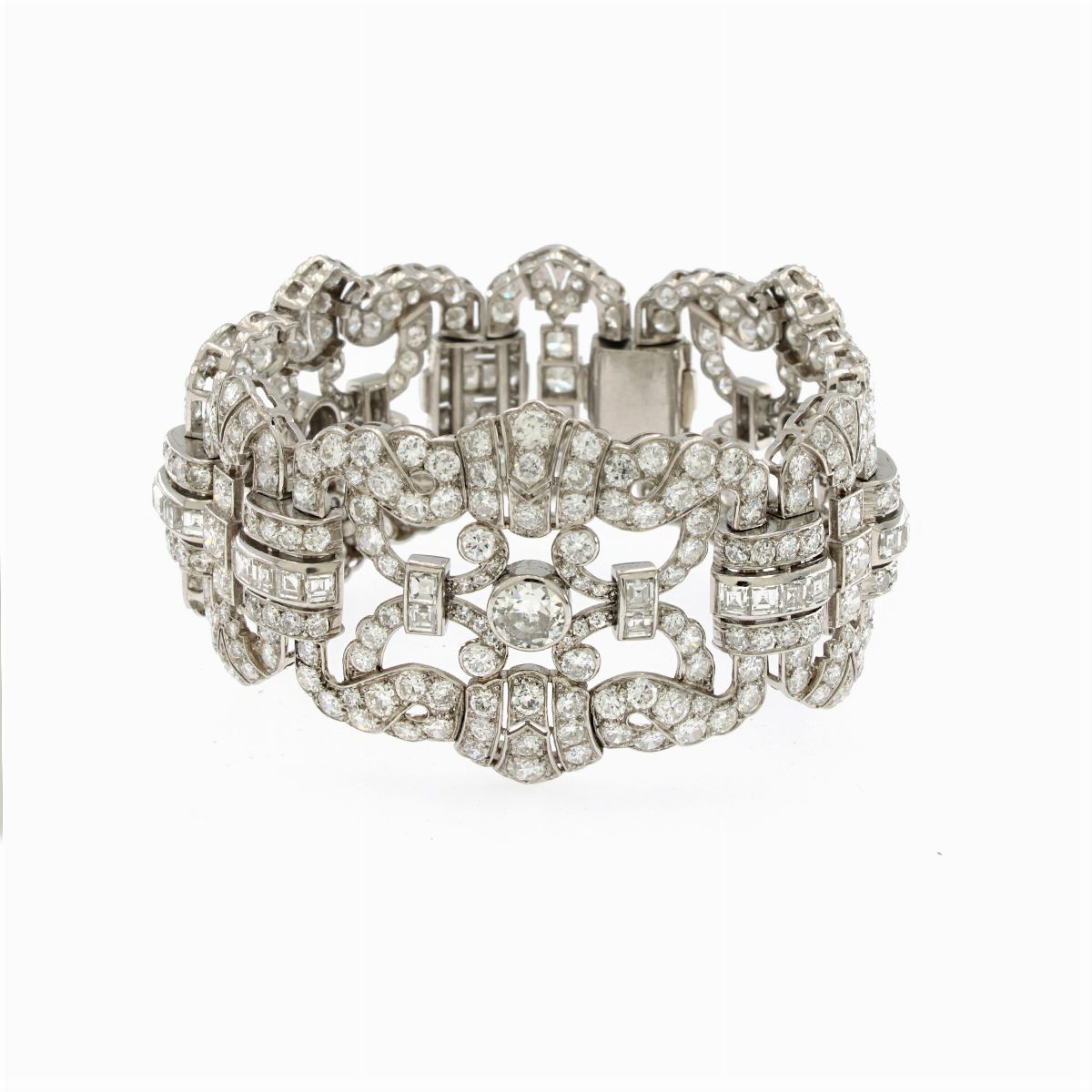 Bracciale a Motivo Geometrico in Platino e Diamanti