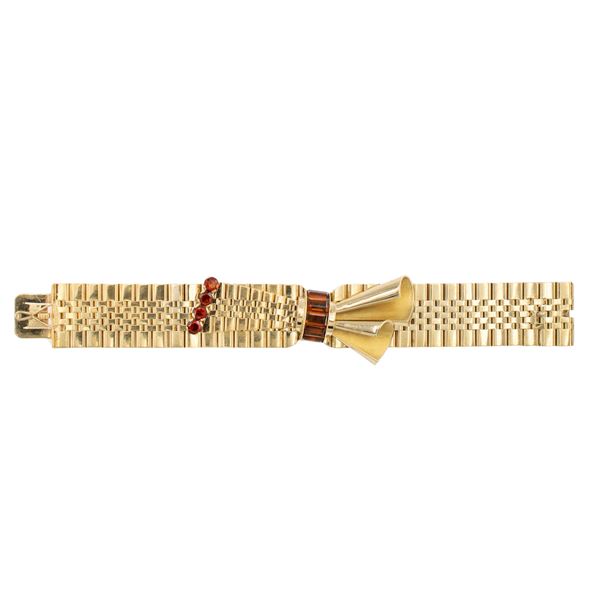 Bracelet with central ribbon