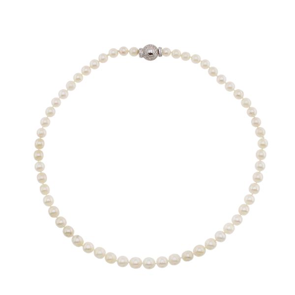 Collana ad un filo di perle coltivate  - Asta Gioielli Orologi Fashion Vintage - Web Only - Colasanti Casa d'Aste