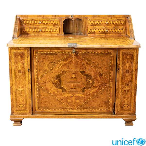 Briarwood and various woods folding cabinet  (18th century)  - Auction Old Master Paintings and Fine Art - Colasanti Casa d'Aste