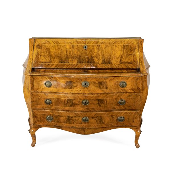 Walnut folding cabinet  (Italy, 18th-19th century)  - Auction Old Master and 19th century Paintings Furniture and Sculptures - Colasanti Casa d'Aste