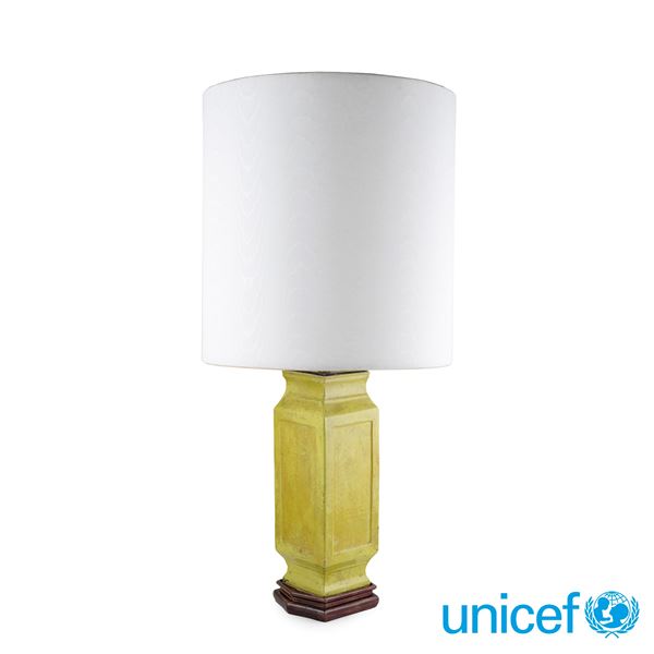 Porcelain table lamp