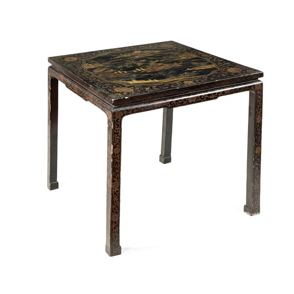 Square  lacquered wood coffee table