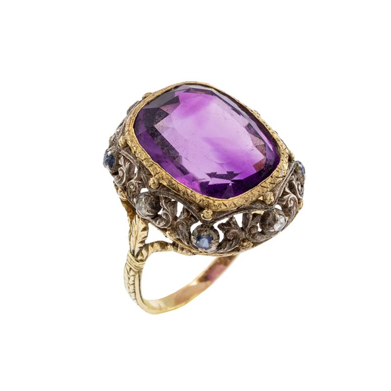 Anello in oro giallo e argento con ametista, primi '900