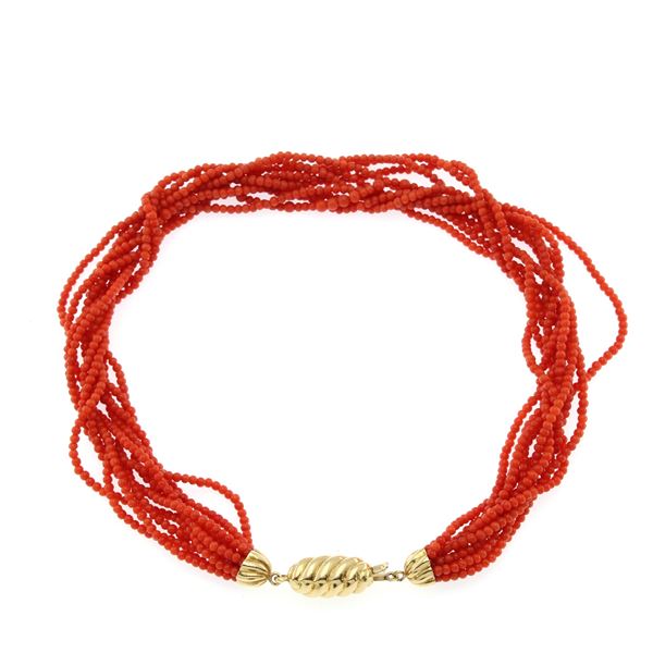 Torchon necklace with 10 red coral strands