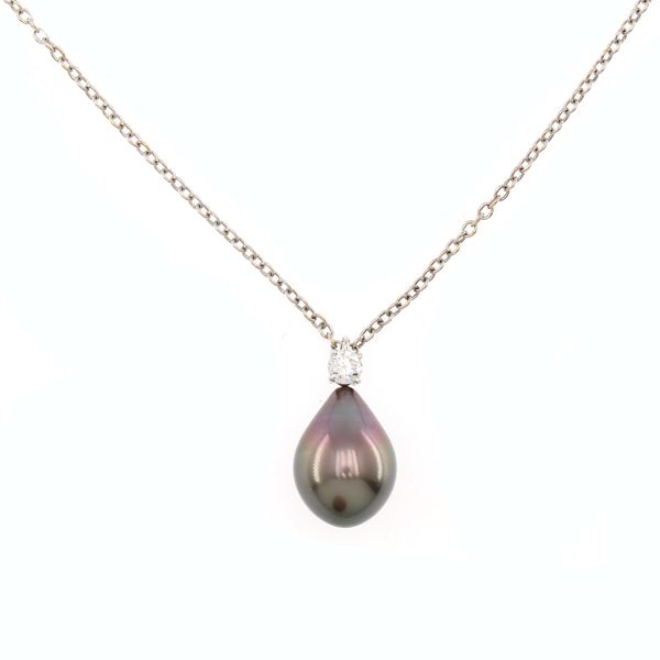 Pear cut Tahitian pearl pendant with a brilliant-cut diamond