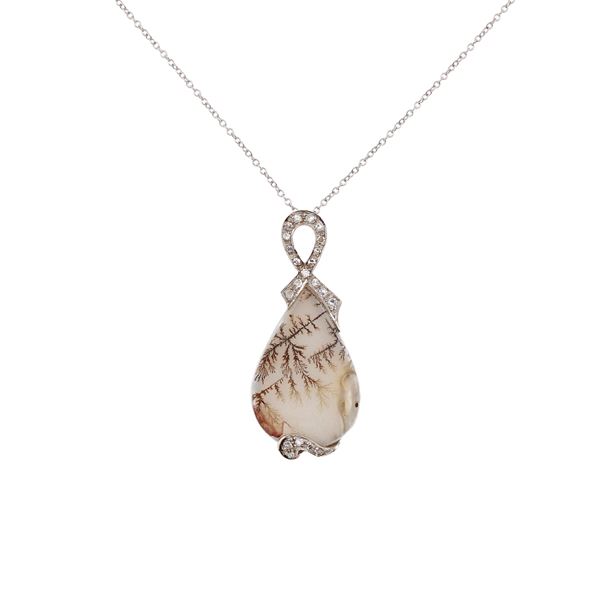 Pendant in dendritic agate and brilliant cut diamonds