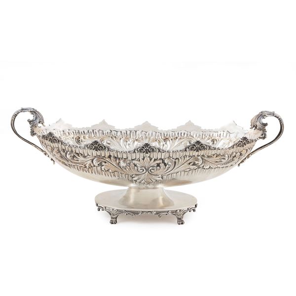 Silver centrepiece  (Italy, 20th century)  - Auction Fine Silver and the Art of the Table - Colasanti Casa d'Aste