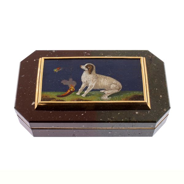 Octagonal box in red and green jasper with micromosaic