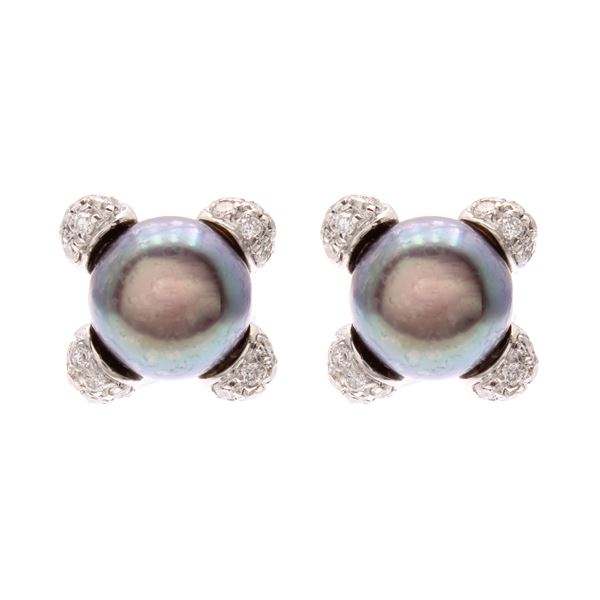 Damiani  18kt white gold with Thaiti pearls and diamonds lobe earrings