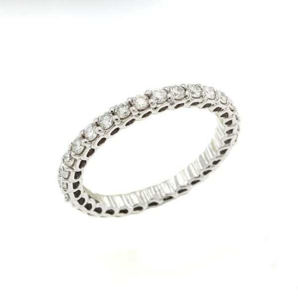 Anello fede in oro bianco 18kt e diamanti