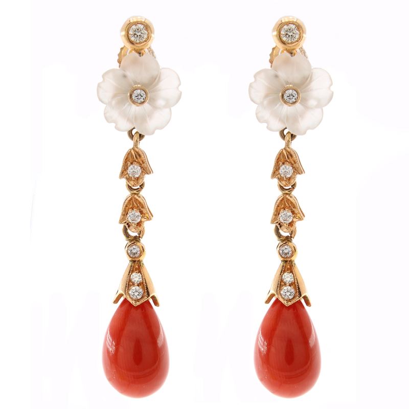 Orecchini Pendenti in Oro Rosa 14kt con Cristallo di Rocca, Diamanti e Corallo