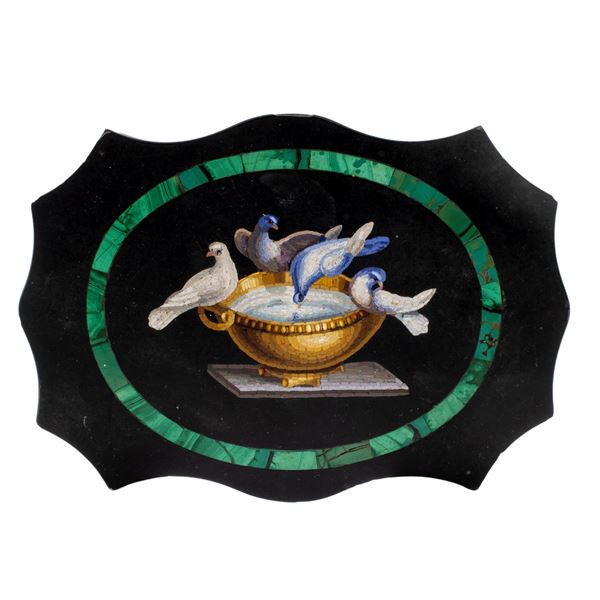 Micromosaic paperweight on  Black Belgium  (Rome, 19th century)  - Auction Furniture, Sculptures, Old Master and 19th Century Paintings - I - Colasanti Casa d'Aste
