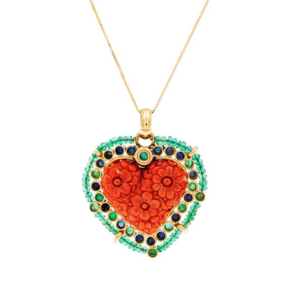 18kt yellow gold coral heart pendant