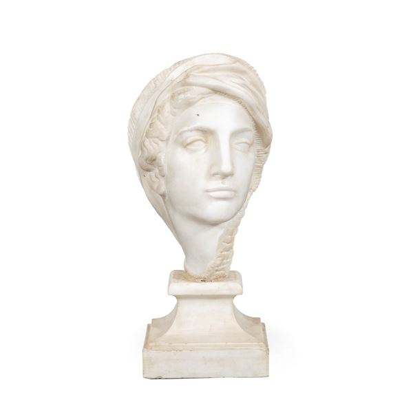Scultura in marmo bianco statuario  (Italia, XIX-XX Sec.)  - Asta Arredi, Sculture, Dipinti Antichi e del XIX Secolo - I - Colasanti Casa d'Aste