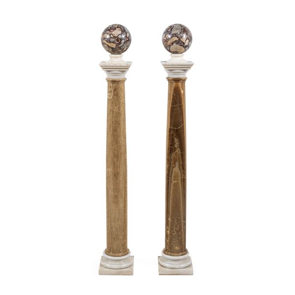 Coppia di modelli di colonna in marmi vari  (Italia, XIX -XX Sec.)  - Asta Arredi, Sculture, Dipinti Antichi e del XIX Secolo - I - Colasanti Casa d'Aste