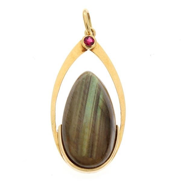 18kt yellow gold obsidian and ruby pendant