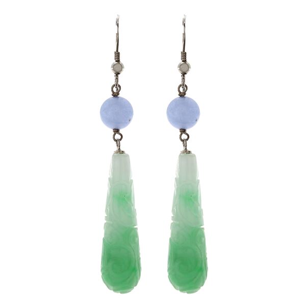 Silver, chalcedony  and engraved jade pendant earrings  - Auction Jewels Watches Fashion Vintage - Web Only - Colasanti Casa d'Aste