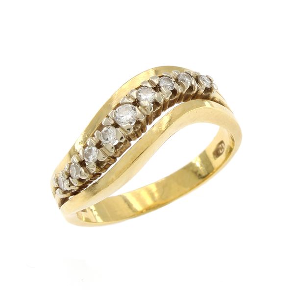 Anello in oro giallo 18kt con riviere di diamanti