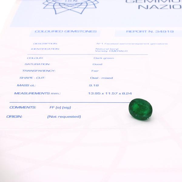 Smeraldo naturale sciolto ct 9,18 circa taglio ovale misto