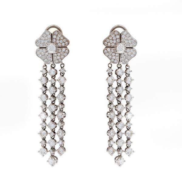 18kt white gold and diamonds  four-leaf clover pendant earrings
