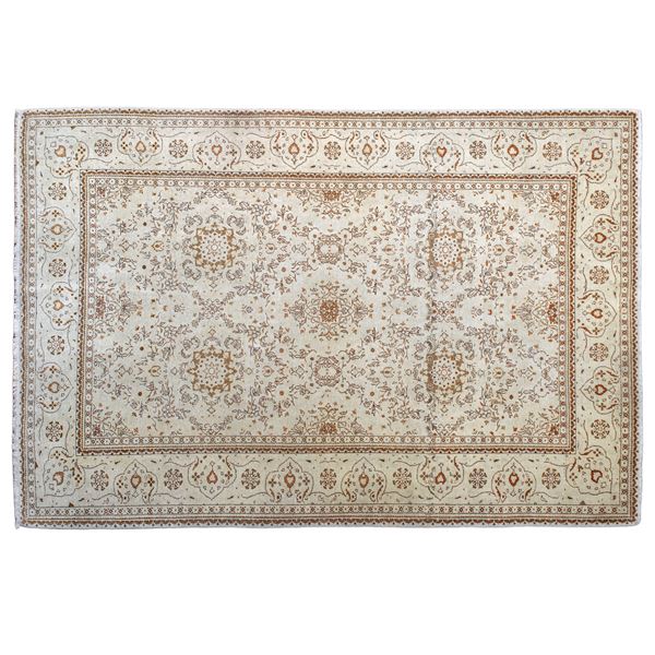 Oriental carpet  (20th century)  - Auction Furniture, Sculptures, Old Master and 19th Century Paintings - I - Colasanti Casa d'Aste
