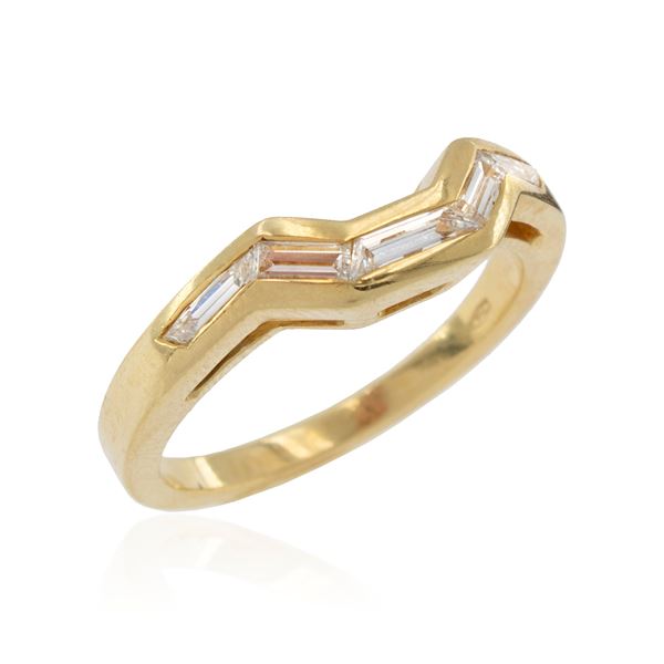 18kt yellow gold and diamond ring