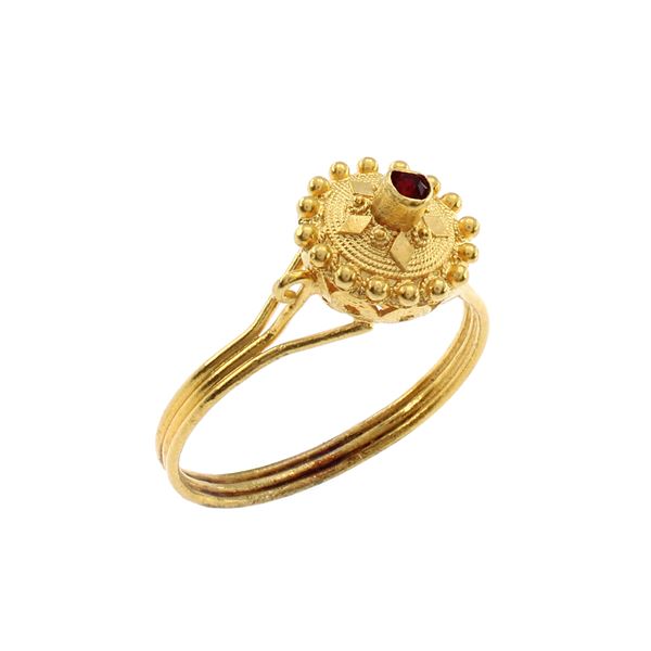 18kt yellow gold Sardinian filigree ring with garnet