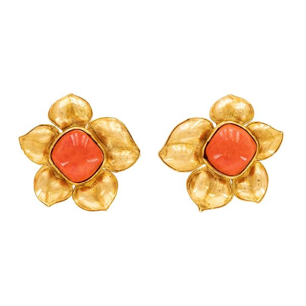 Pair of 18kt yellow gold floral motif brooches  - Auction Jewels and Watches - Colasanti Casa d'Aste