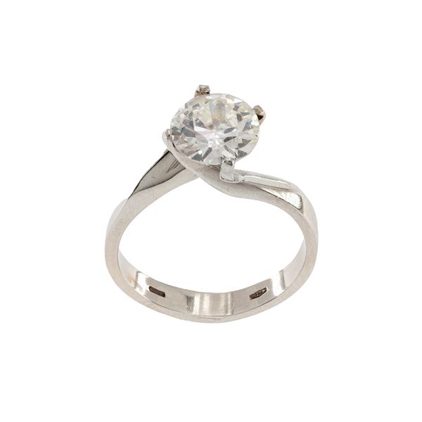 Solitaire ring with 1.72 ct brilliant cut diamond