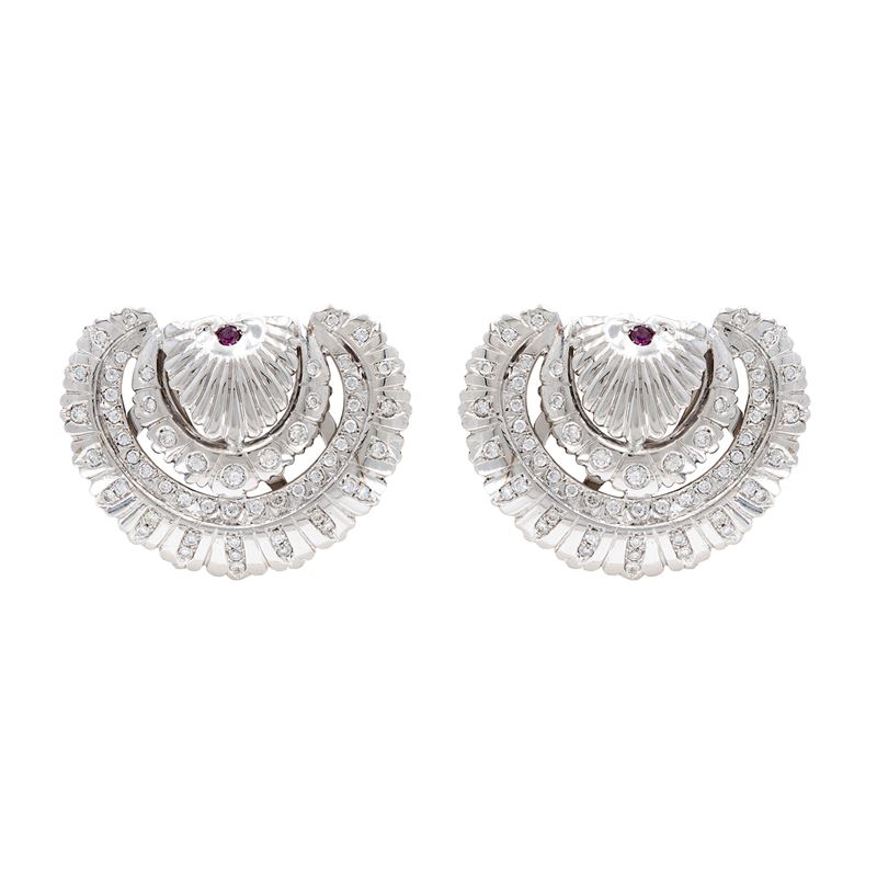 Orecchini a Lobo in Oro Bianco 18kt e Diamanti