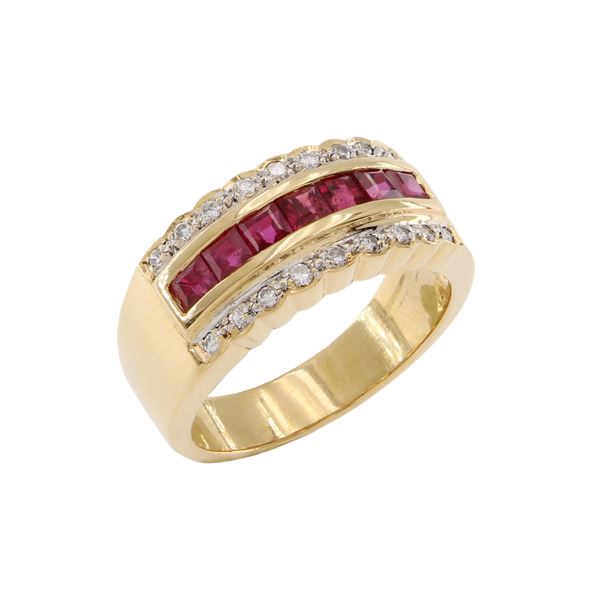 18kt yellow gold ring with carré rubies riviere
