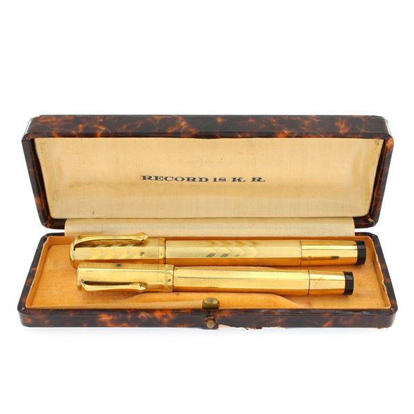 Antique yellow gold-plated fountain pens