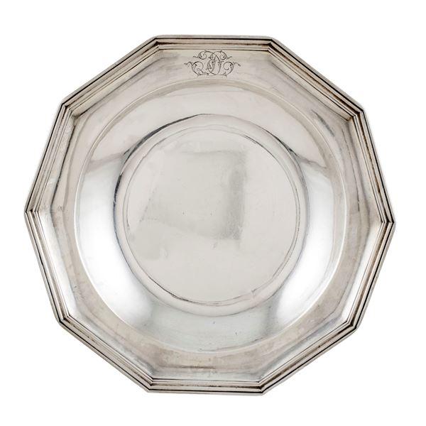 A silver tray  (Germany, 19th - 20th century)  - Auction Fine Silver and the Art of the Table - Colasanti Casa d'Aste