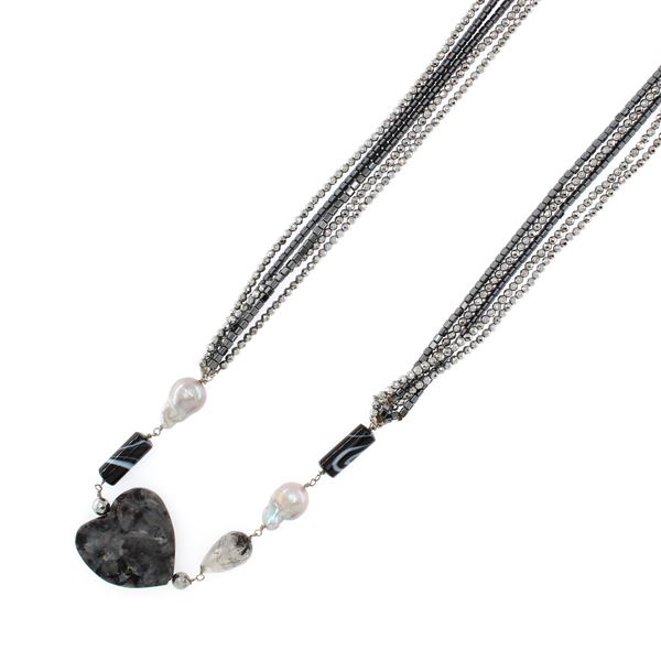 Lunga collana bijou in ematite, perle fresh water e agata muschiata  - Asta Gioielli e Orologi Web Only - Colasanti Casa d'Aste