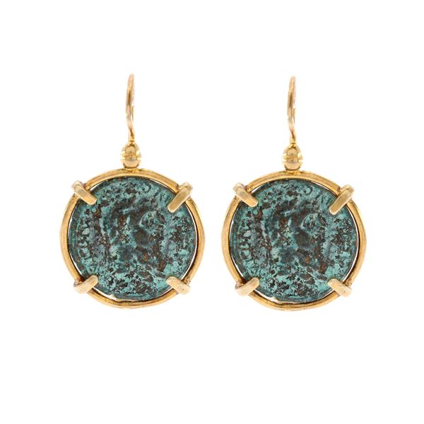 Golden silver bijou pendant earrings with coin  - Auction Jewels and Watches Web Only - Colasanti Casa d'Aste