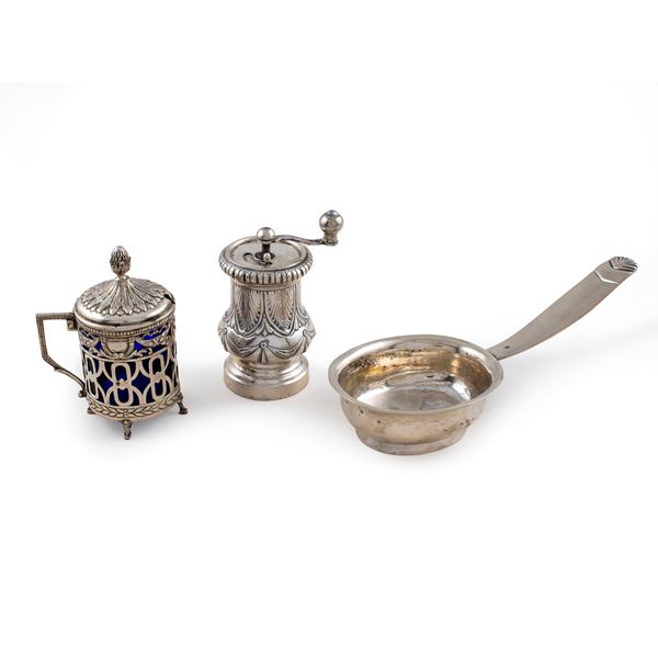 Group of silver objects (3)  (different manufactures)  - Auction Fine Silver and the Art of the Table - Colasanti Casa d'Aste