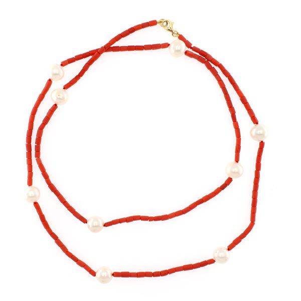 Single strand of coral necklace alternating with fresh water pearls
