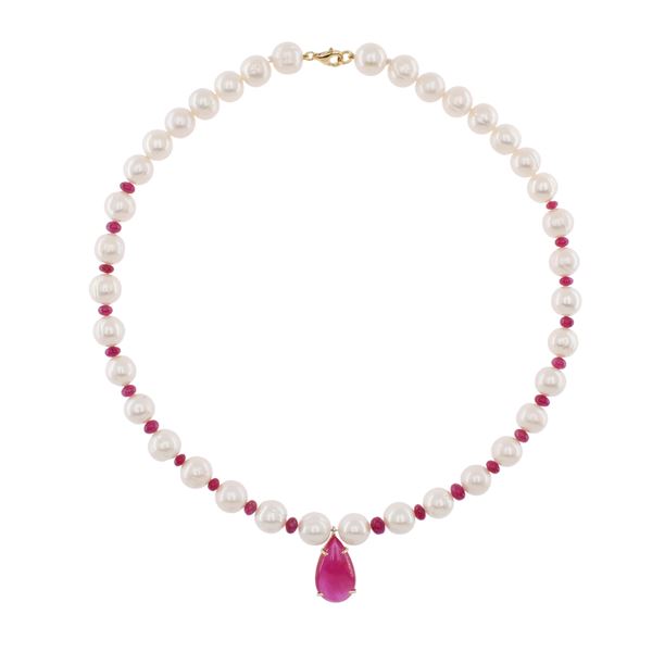Single strand of pearls alternating with rubies necklace