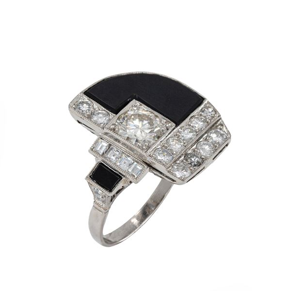 Platinum, diamonds and black onyx decò ring