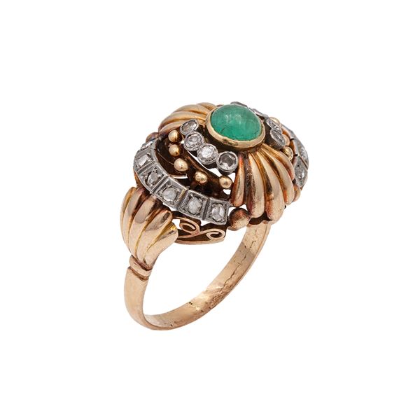 18kt yellow and white gold ring with emerald and diamonds